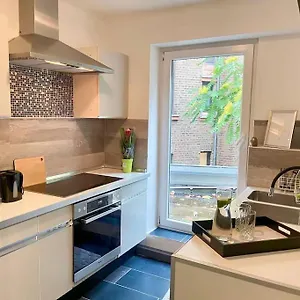 https://4-6-personen-wohnung-in-zentrum-kln.topcolognehotels.com