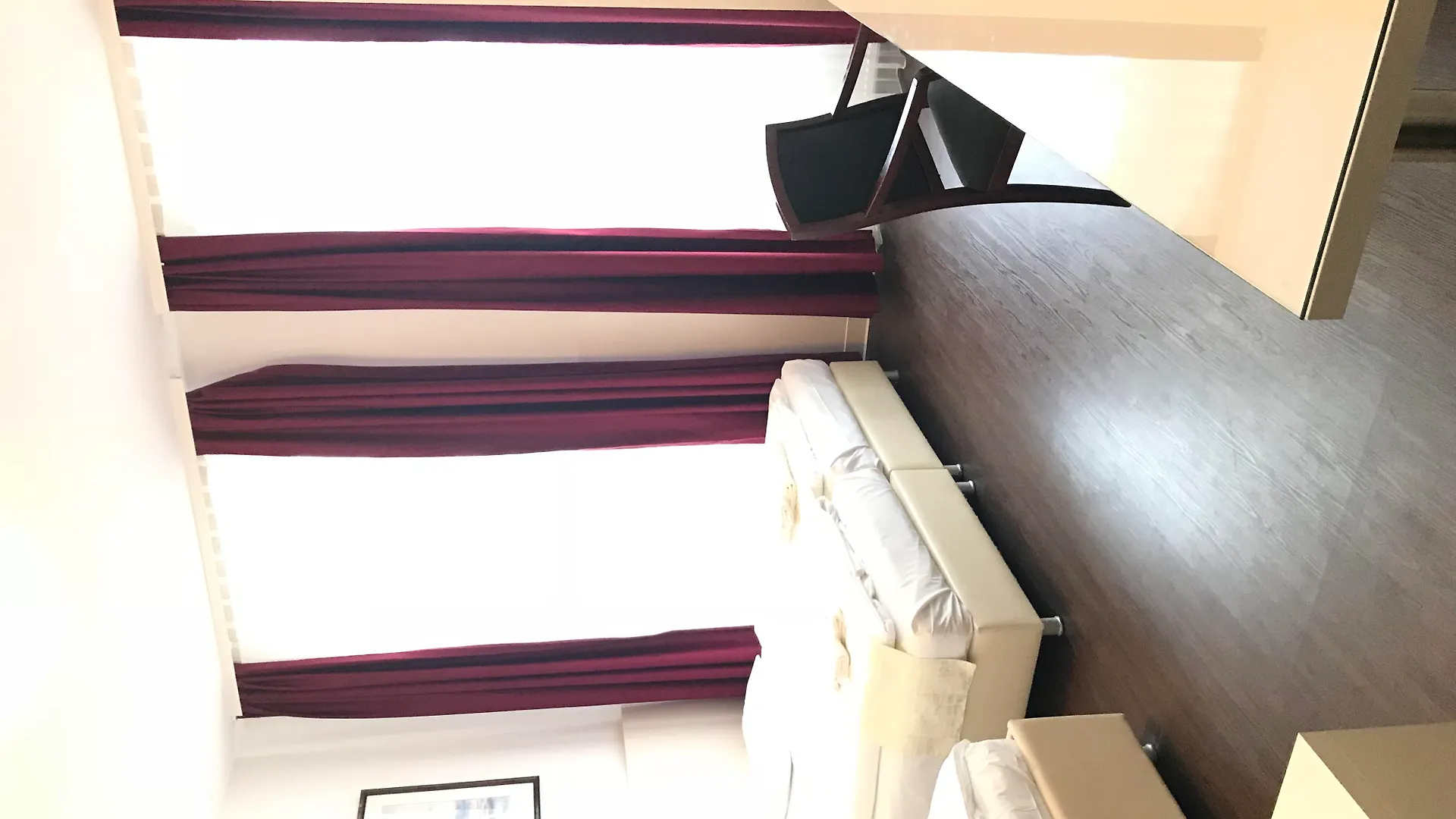 Hotel Prens Berlin 3*,